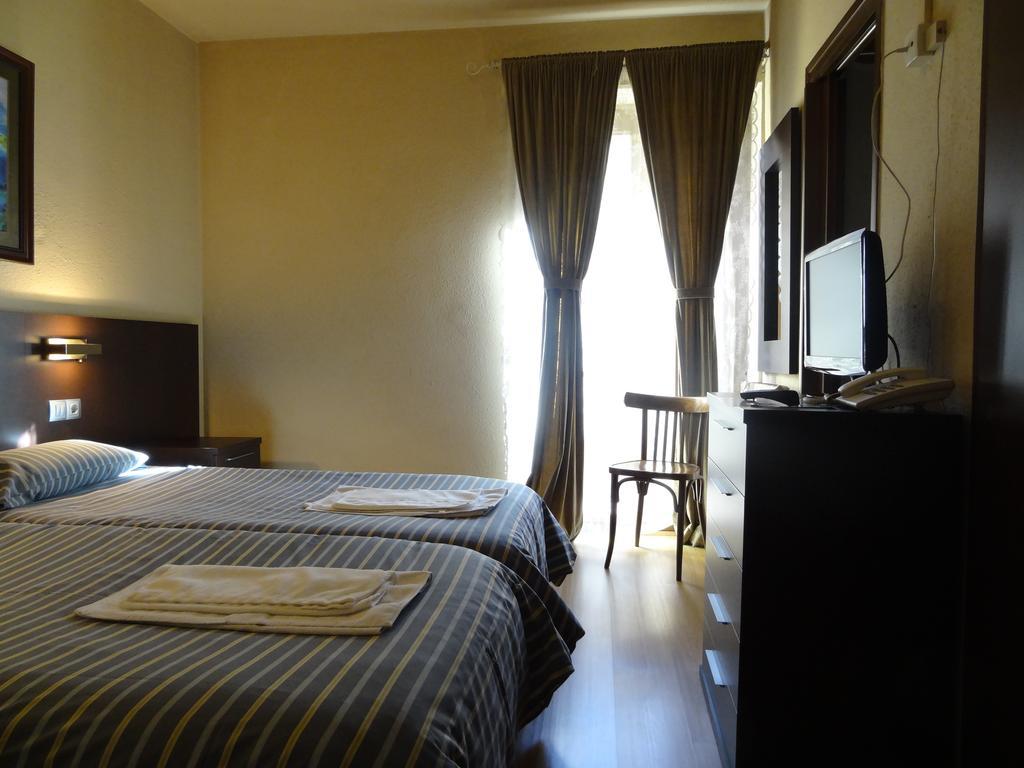 Hostal Cal Forner Guest house